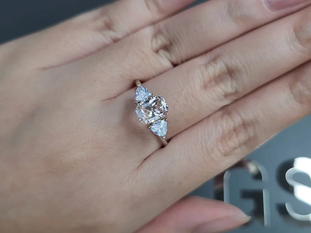 Pastel peach sapphire in radiant cut 1.62 carats, Sri Lanka Image №5