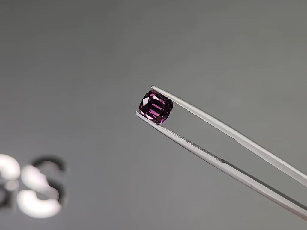 Unheated purple sapphire in cushion cut 1.71 carats, Madagascar Image №3