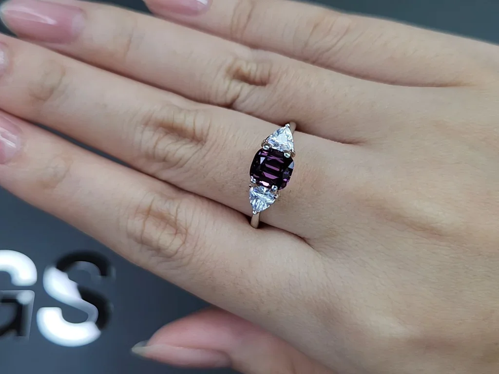 Unheated purple sapphire in cushion cut 1.71 carats, Madagascar Image №5