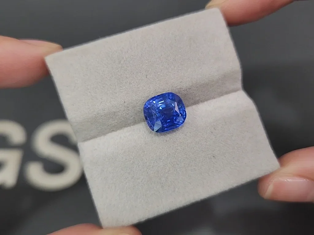 Unheated sapphire Cornflower Blue cushion cut 5.14 carats, Sri Lanka Image №4