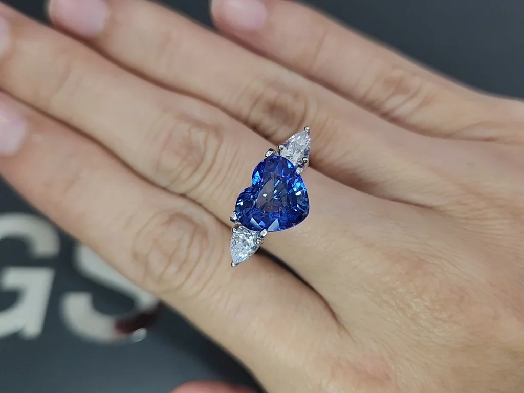 Blue sapphire heart shape 4.84 carats, Sri Lanka Image №5