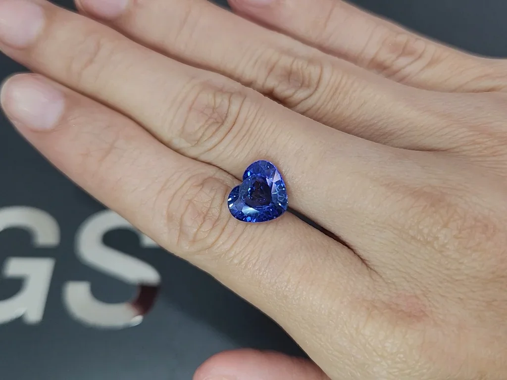 Blue sapphire heart shape 4.84 carats, Sri Lanka Image №2