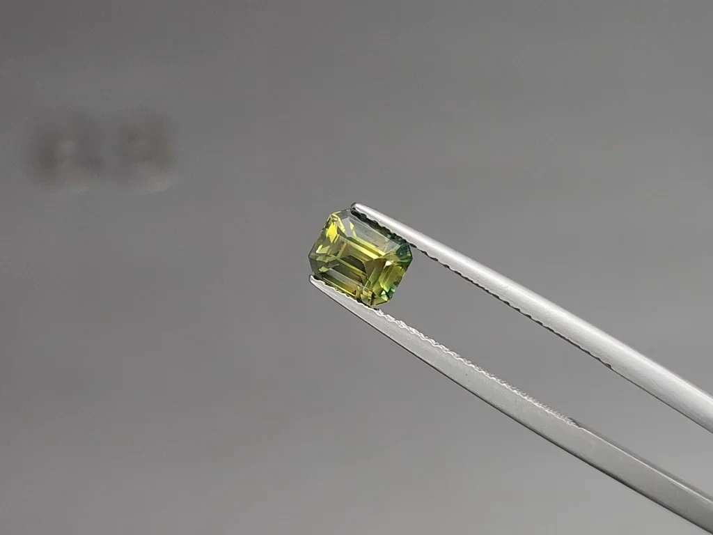 Unheated sapphire Bi-Color octagon cut 1.56 carats, Sri Lanka Image №3