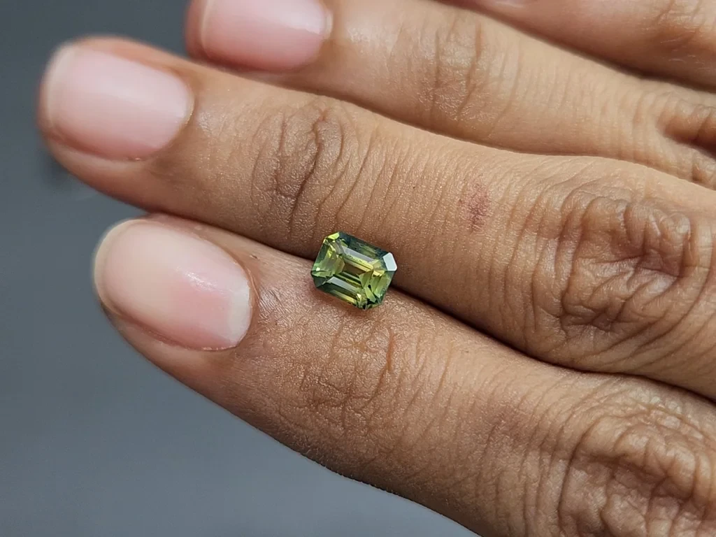 Unheated sapphire Bi-Color octagon cut 1.56 carats, Sri Lanka Image №2