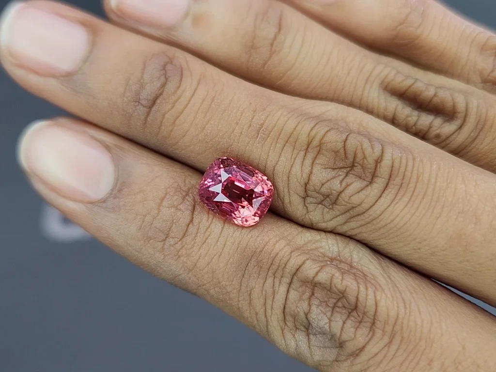 Spinel Mahenge cushion cut 4.56 carats, Tanzania Image №2