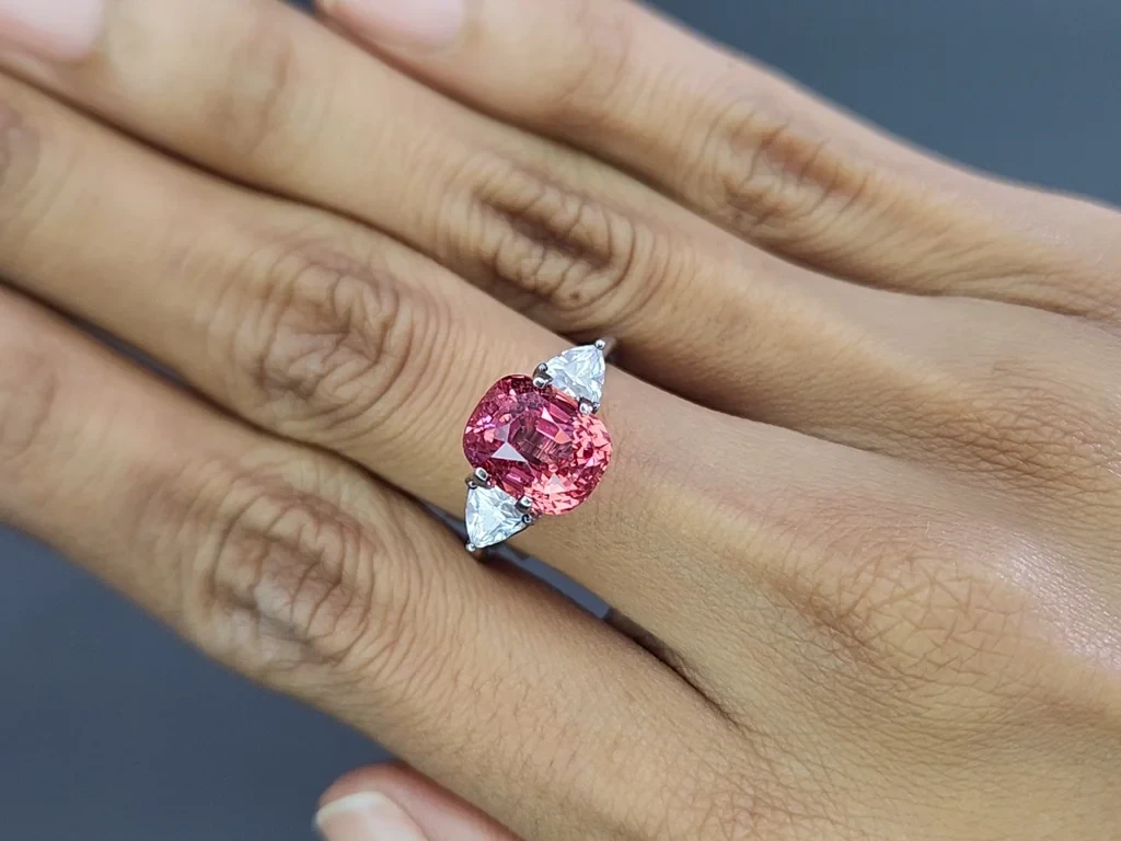 Spinel Mahenge cushion cut 4.56 carats, Tanzania Image №5