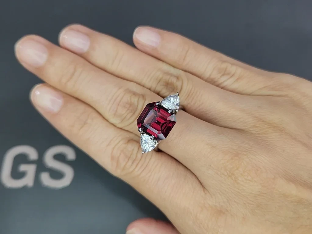Purple garnet rhodolite octagon cut  6.64 carats, Tanzania Image №5