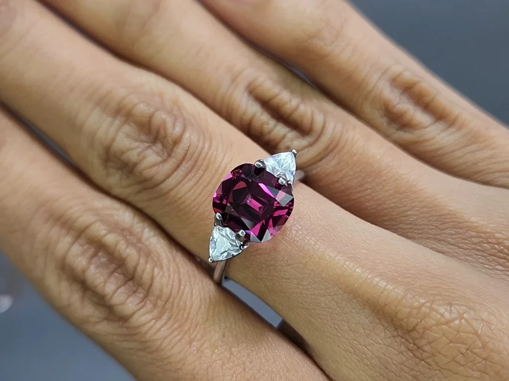 Garnet rhodolite cushion cut 3.67 carats, Madagascar Image №5