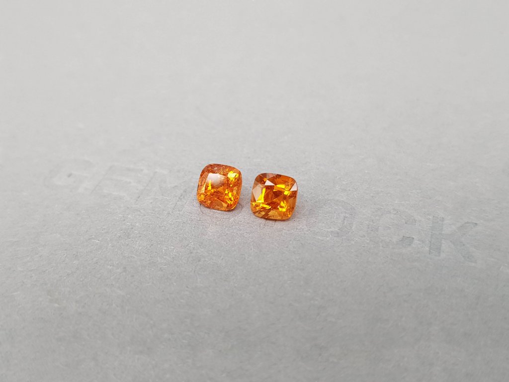 Pair of intense spessartines in cushion cut  1.72 ct Image №4