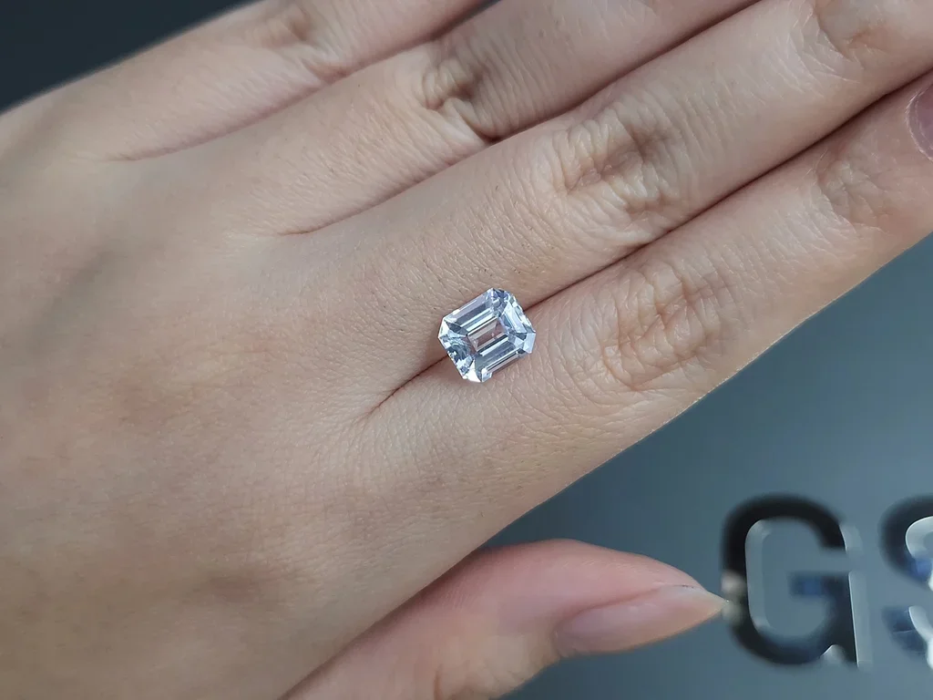 White sapphire octagon cut 3.02 carats, Sri Lanka Image №2