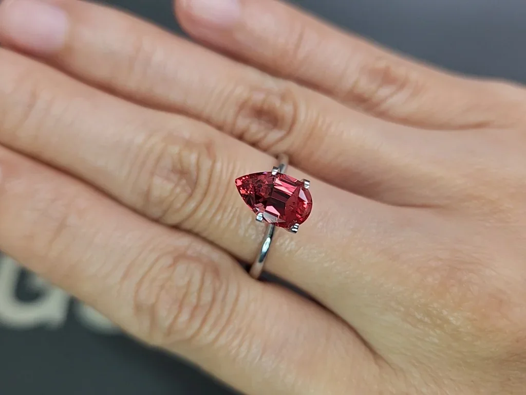 Spinel Mahenge Vivid Pink pear cut 2.19 carats, Tanzania Image №4