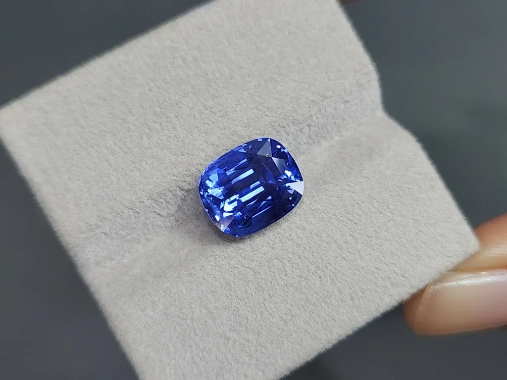 Unheated sapphire Royal Blue cushion cut 7.70 carats, Sri Lanka Image №4
