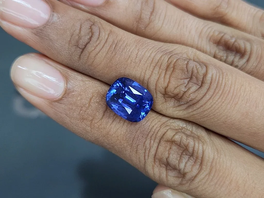 Unheated sapphire Royal Blue cushion cut 7.70 carats, Sri Lanka Image №2