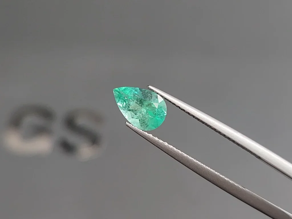 Emerald pear cut 1.10 carats, Russia Image №3
