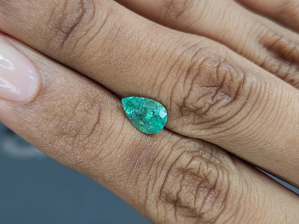Emerald pear cut 1.10 carats, Russia Image №2