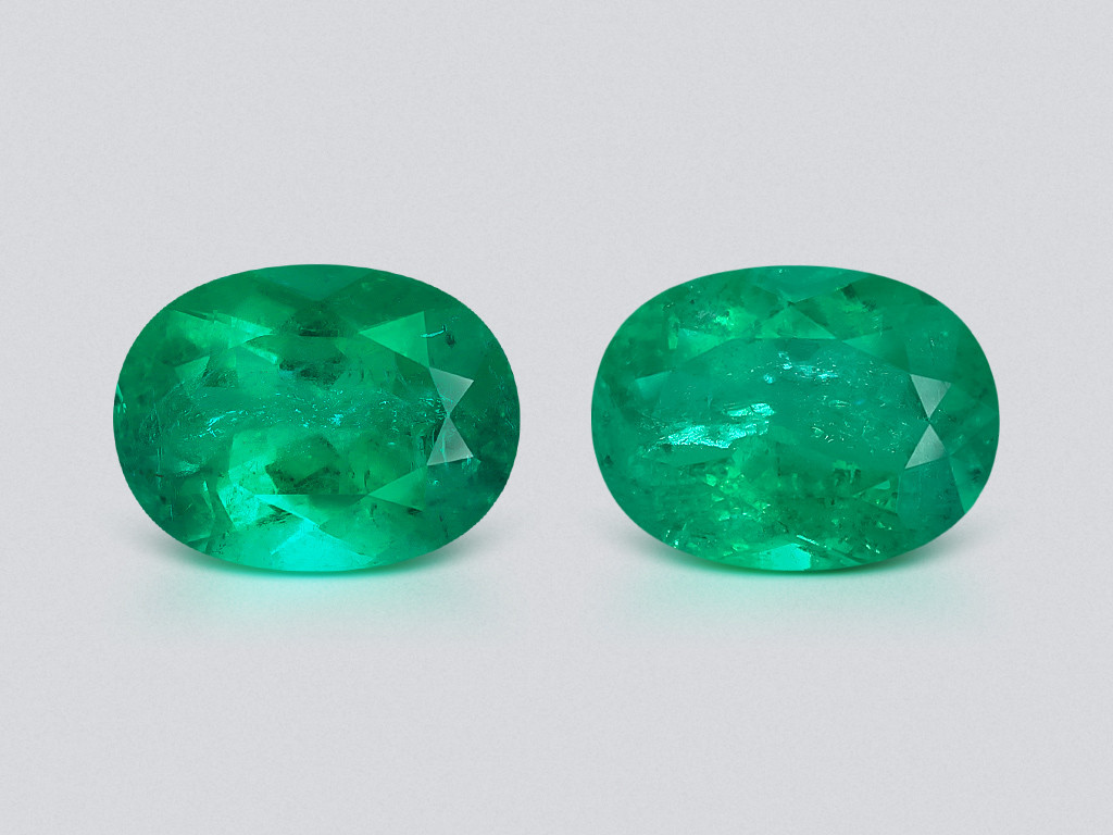 Pair of large emeralds oval cu 20.65 carats, Colombia  Image №1