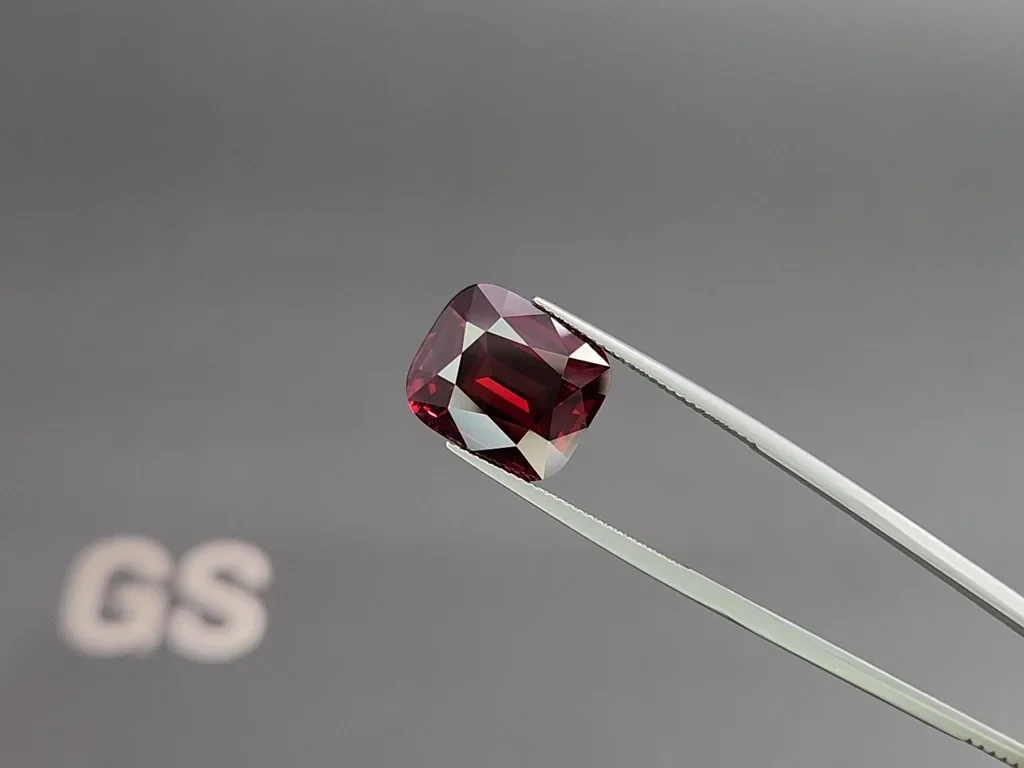 Large garnet cushion cut  13.18 carats, Tanzania Image №3