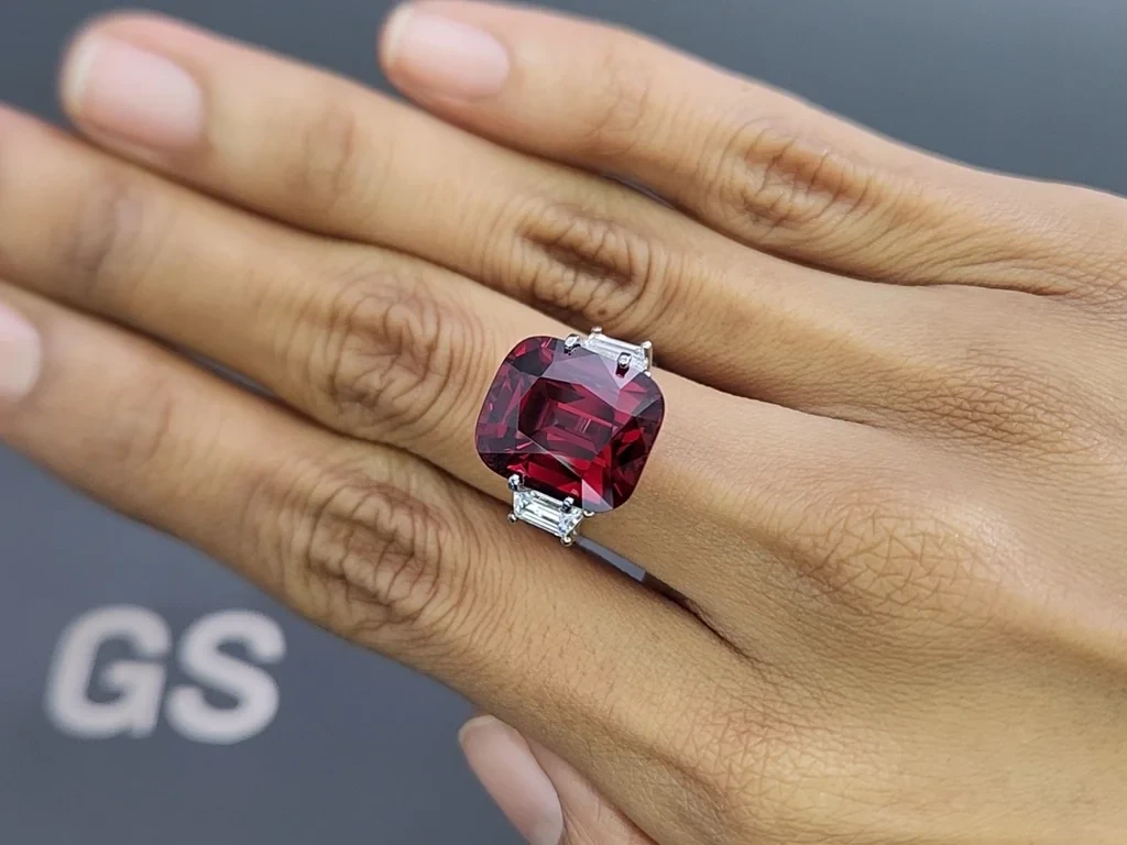 Large garnet cushion cut  13.18 carats, Tanzania Image №5
