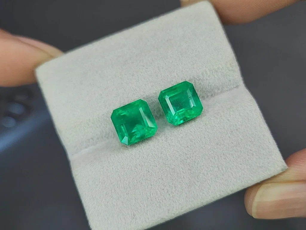 Pair of emeralds octagon cut  5.38 carats, Colombia Image №4