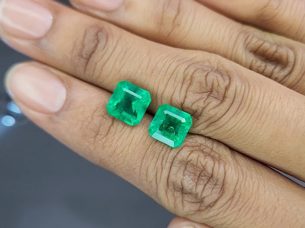 Pair of emeralds octagon cut  5.38 carats, Colombia Image №2