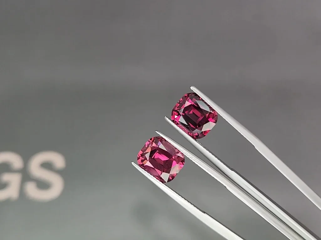 Pair of purple garnets rhodolite cushion cut 10.40 carats, Tanzania Image №3