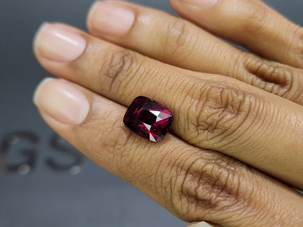 Purple garnet cushion cut 6.65 carats, Africa Image №2