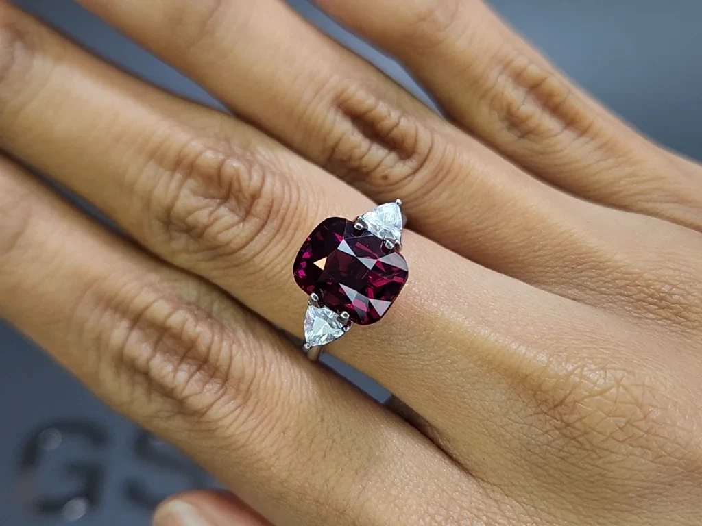 Purple garnet cushion cut 6.65 carats, Africa Image №5