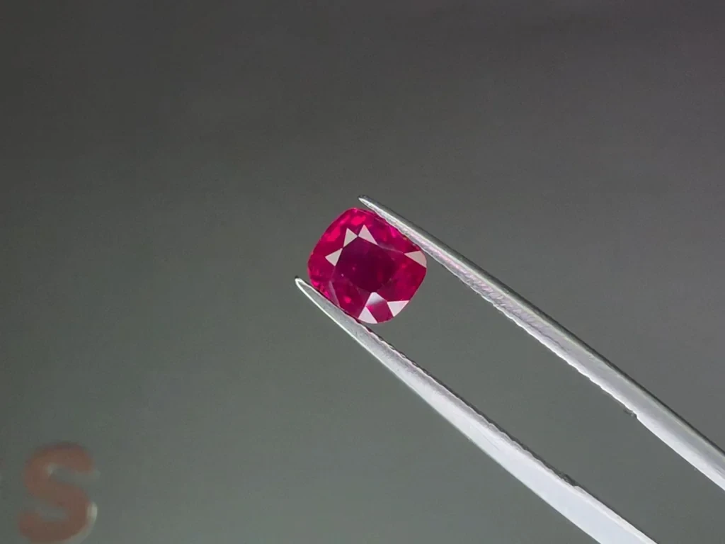 Unheated ruby Vivid pink red cushion cut 2.03 carats, Sri Lanka Image №3