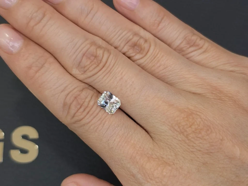 White sapphire radiant cut 2.17carats, Sri Lanka Image №2