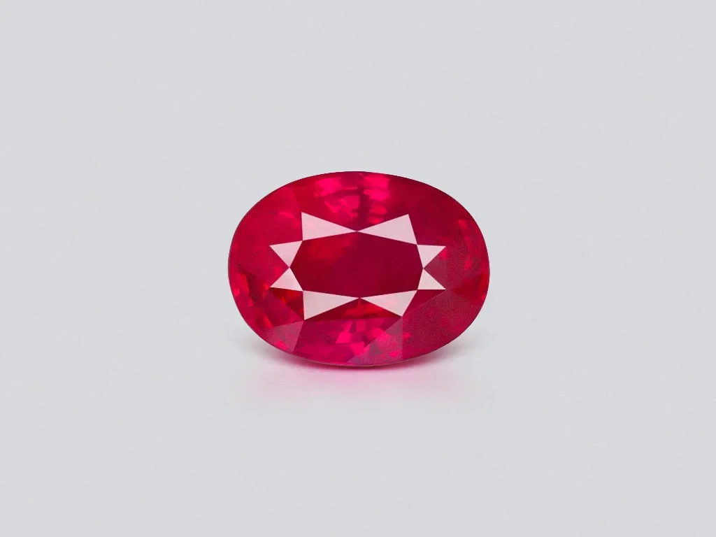 Unheated Pigeon Blood ruby in oval cut 3.54 carats, Mozambique Image №1