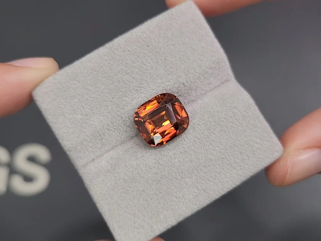 Orange-brown zircon 8.08 carats in cushion cut, Sri Lanka Image №4