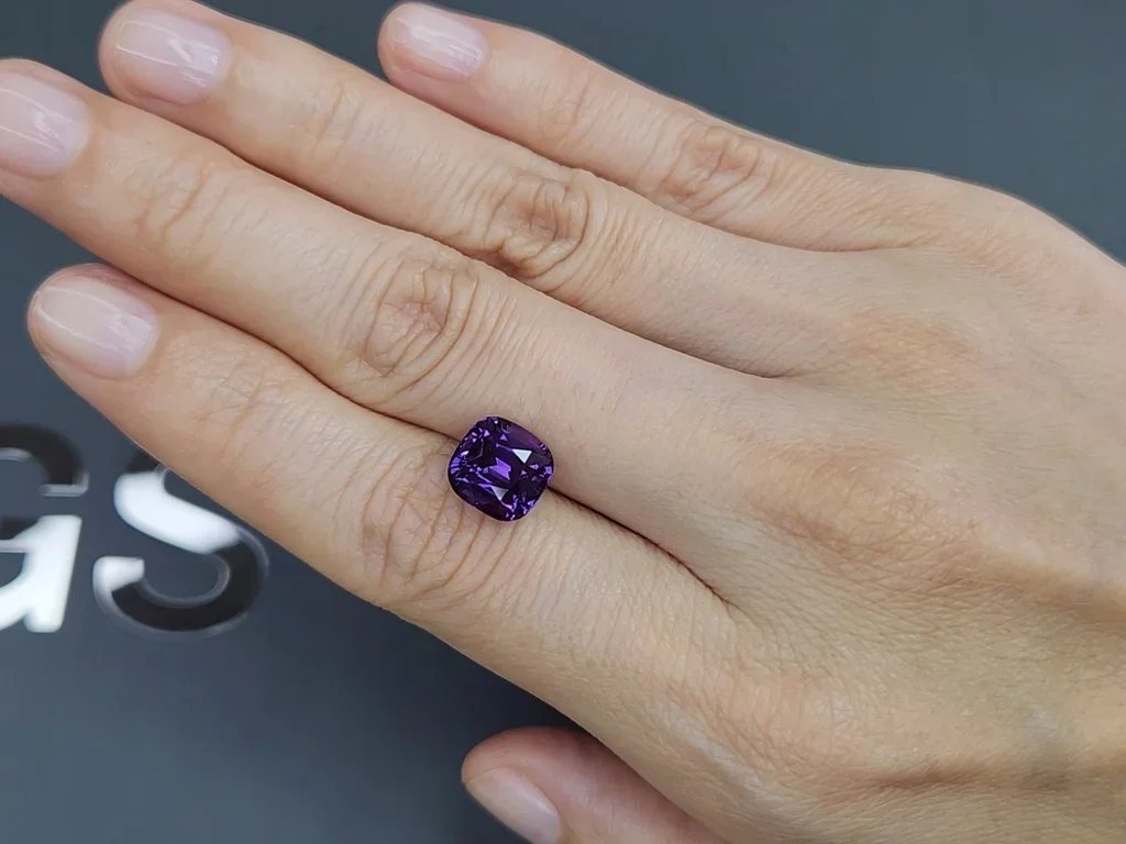 Purple cushion cut sapphire 4.26 carats, Madagascar  Image №2