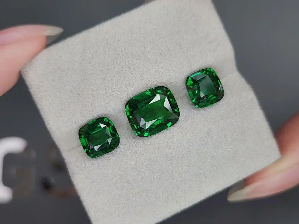 Set of vivid green tsavorites in cushion cut 9.04 carats, Tanzania Image №5
