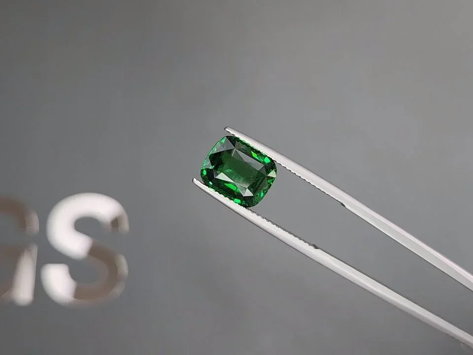 Set of vivid green tsavorites in cushion cut 9.04 carats, Tanzania Image №3