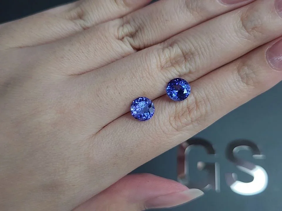 Pair of  tanzanites in round cut 4.04 carats, Tanzania  Image №2