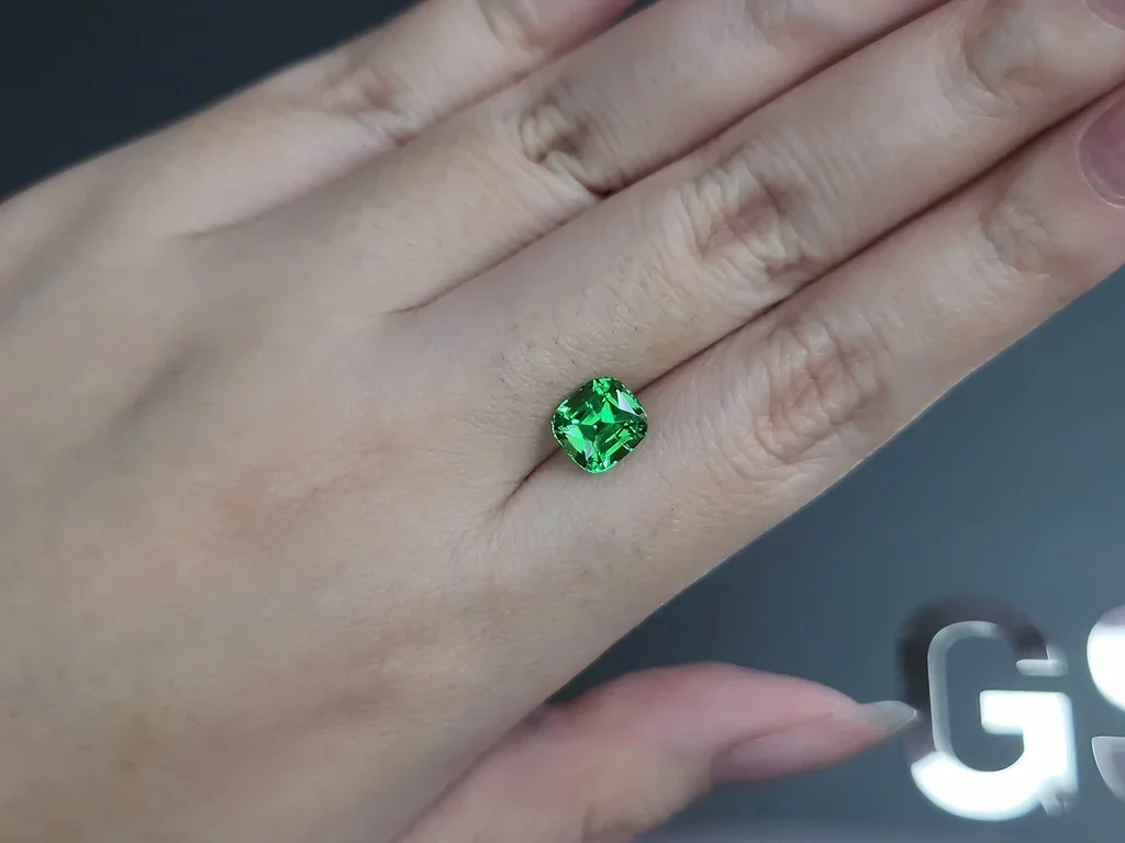 Intense Green tsavorite garnet in cushion cut 2.25 carats, Tanzania Image №2