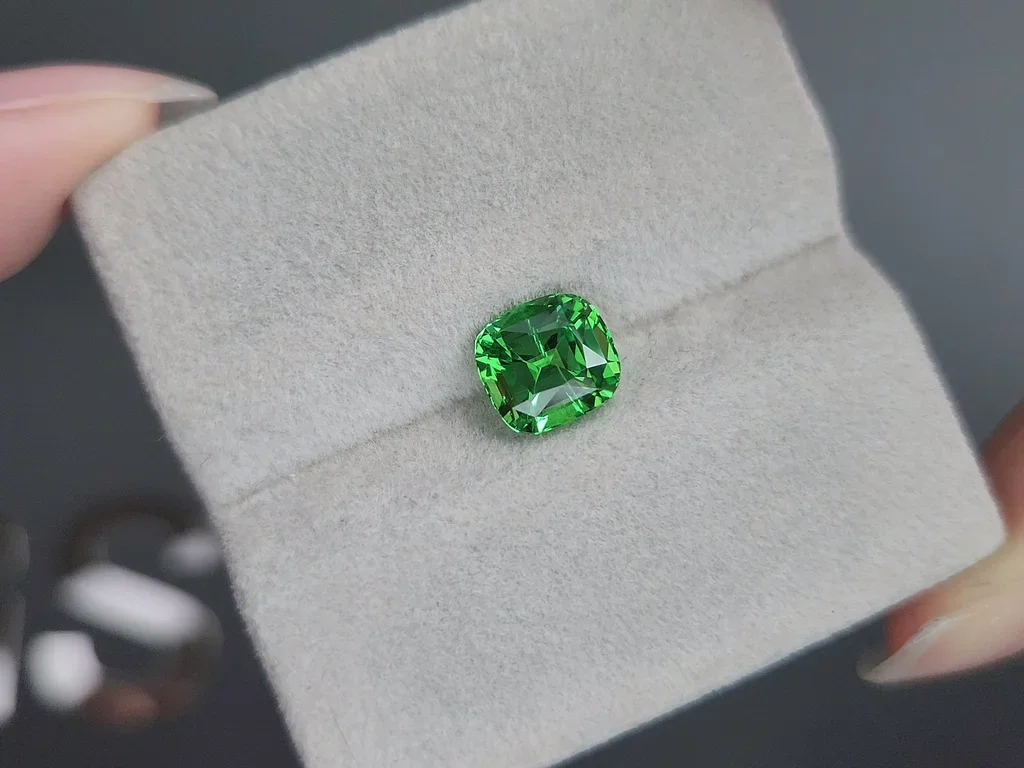 Intense Green tsavorite garnet in cushion cut 2.25 carats, Tanzania Image №5
