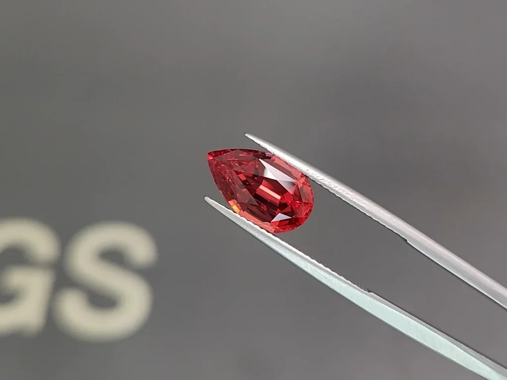 Spinel Mahenge Vibrant pink red pear cut 4.55 carats, Tanzania   Image №3