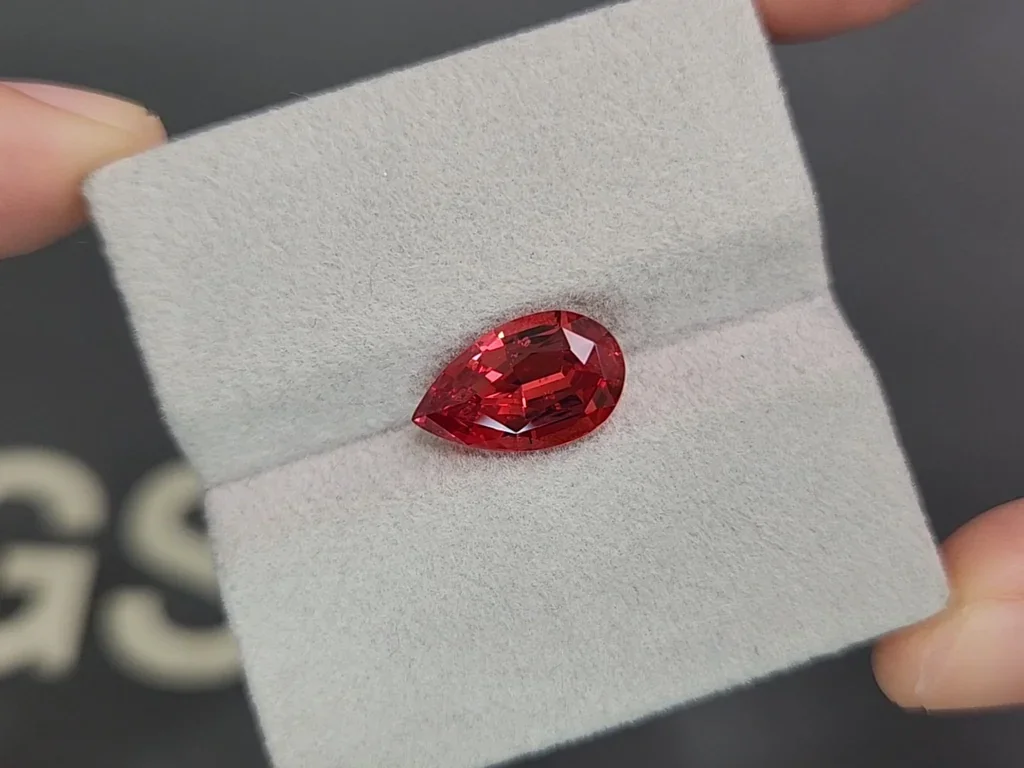 Spinel Mahenge Vibrant pink red pear cut 4.55 carats, Tanzania   Image №4