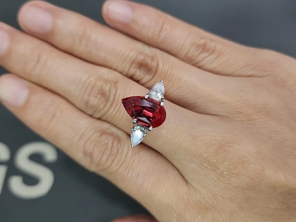 Spinel Mahenge Vibrant pink red pear cut 4.55 carats, Tanzania   Image №5