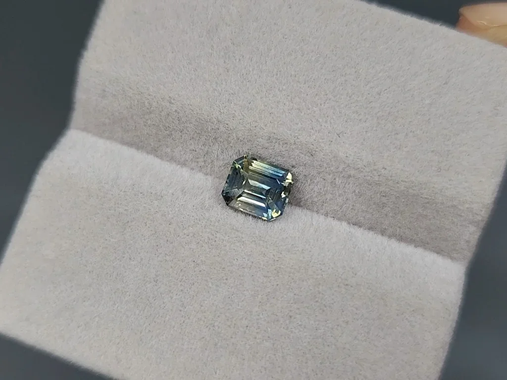 Unheated sapphire Teal octagon cut  1.10 carats, Sri Lanka Image №4