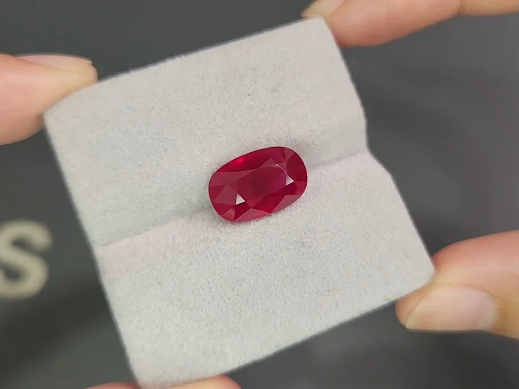 Ruby Pigeon Blood cushion cut 7.75 carats, Burma Image №4