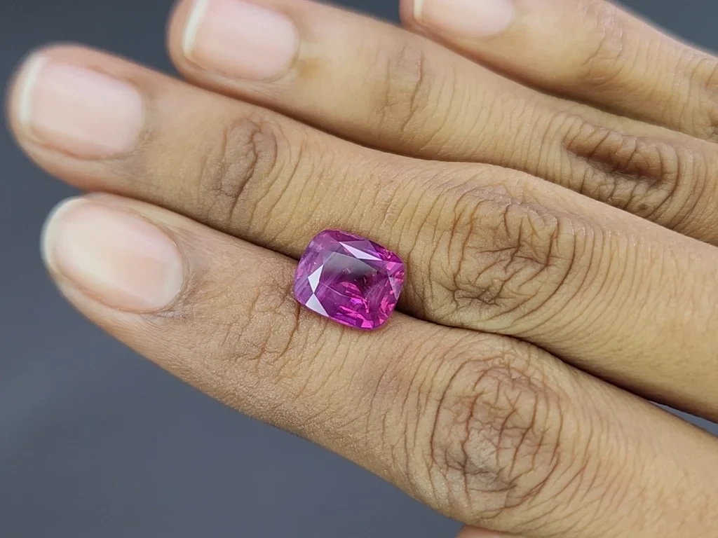 Unheated sapphire rutile silk effect cushion cut 4.92 carats, Madagascar  Image №2