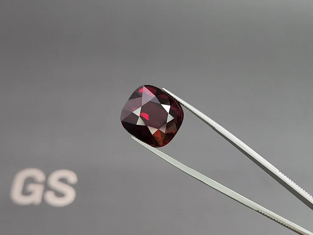 Large garnet cushion cut  33.95 carats, Tanzania Image №3