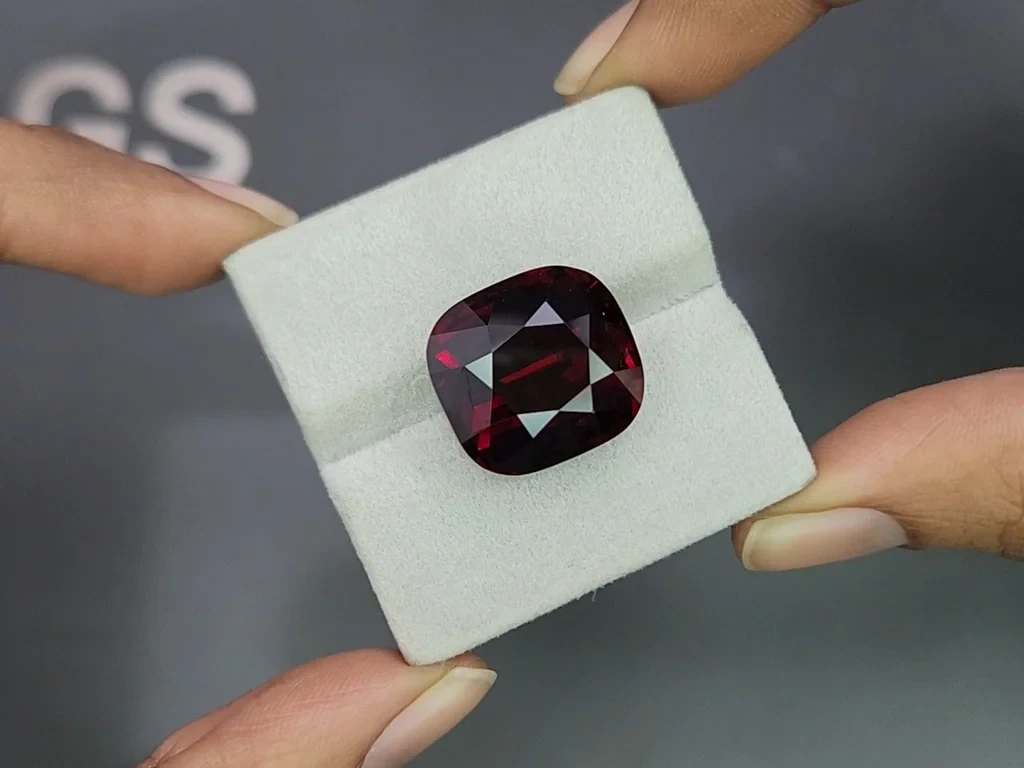 Large garnet cushion cut  33.95 carats, Tanzania Image №4
