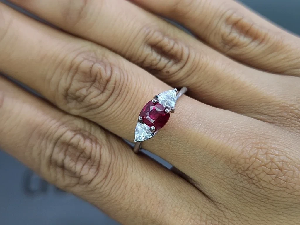 Unheated ruby Pigeon blood cushion cut 1.05 carats, Mozambique Image №5