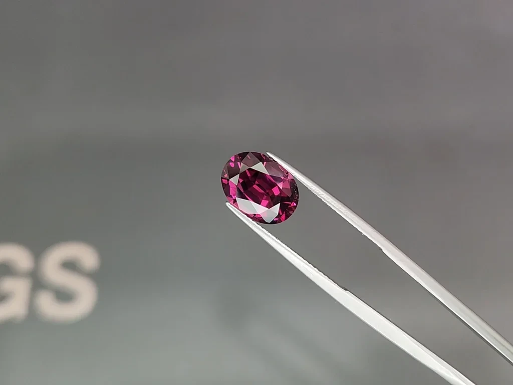 Purple garnet rhodolite oval cut 4.73 carats, Tanzania Image №3