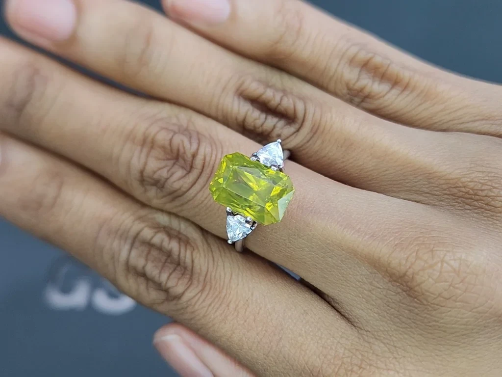 Yellow zircon radiant cut 11.32 carats,Tanzania Image №5