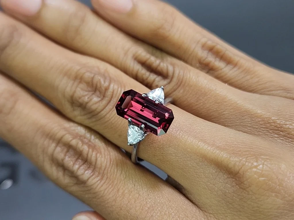 Garnet rhodolite octagon cut 4.63 carats, Madagascar Image №5