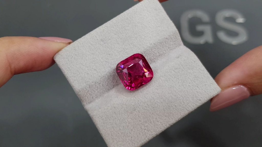Vivid red-pink Mahenge spinel in cushion cut 8.14 carats, Tanzania Image №4
